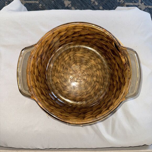 ANCHOR HOCKING HARVEST‎ AMBER 1.5QT CASSEROLE BAKEDISH, LID, AND WICKER BASKET - Picture 3 of 10